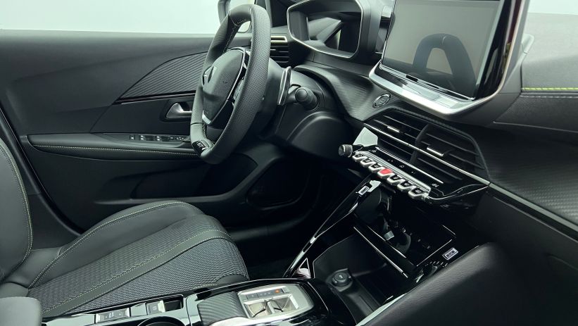 Aperçu du véhicule : Nouvelle Hybrid 145 e-DCS6 GT Blanc Banquise avec 1300€ d'équipements inclus
