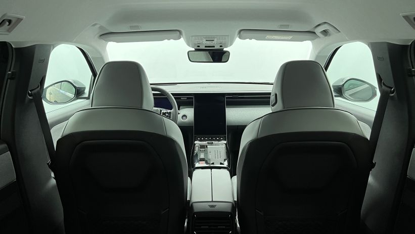 Aperçu du véhicule : Nouveau Hybrid 145 e-DCS6 Max Noir Perla Nera avec 2600€ d'équipements inclus