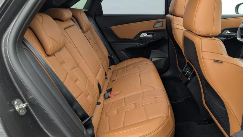 Aperçu du véhicule : Hybride E-Tense 300 EAT8 4x4 Rivoli