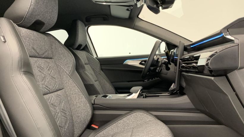 Aperçu du véhicule : E-Tech full hybrid 200ch Techno