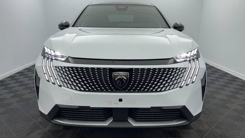 Aperçu du véhicule : Nouveau Hybrid 145 e-DCS6 GT Blanc Okénite avec 3650€ d'équipements inclus