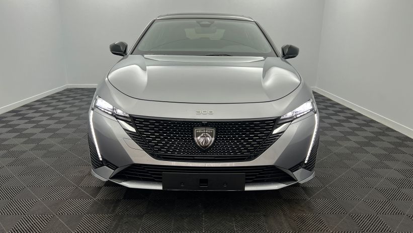 Aperçu du véhicule : BlueHDi 130ch S&S EAT8 GT Gris Artense avec 4500€ d'équipements inclus