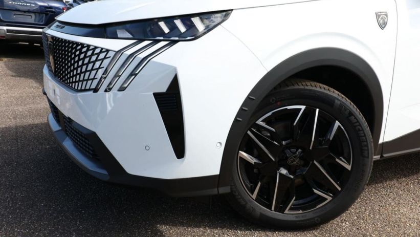 Aperçu du véhicule : Hybrid 145 gt e-dcs6