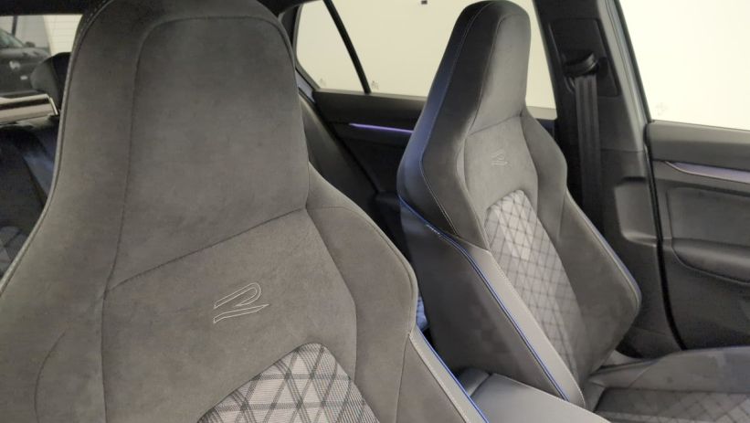 Aperçu du véhicule : 2.0 TDI 150 DSG7 R-LINE