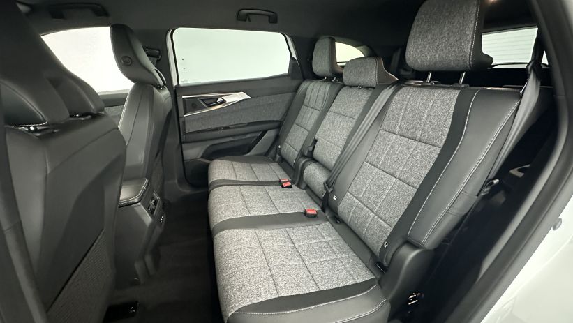 Aperçu du véhicule : VI E-Tech full hybrid 200ch Techno