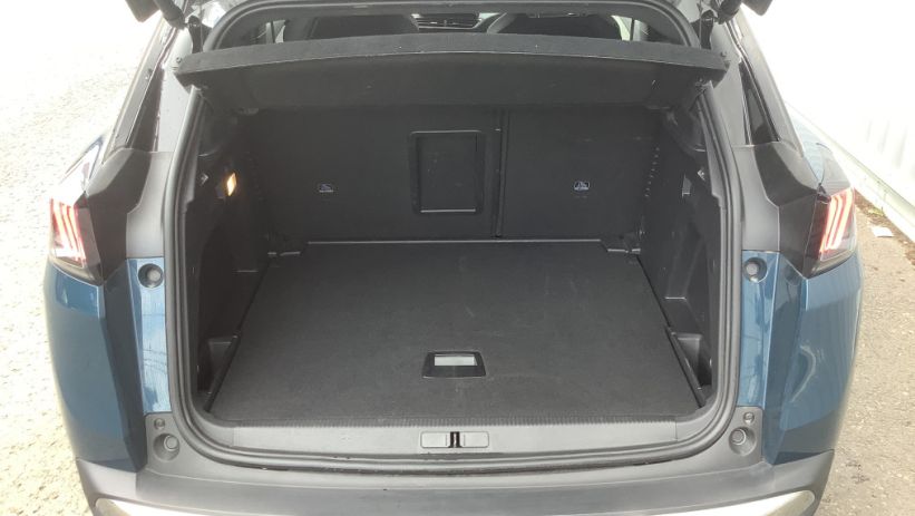 Aperçu du véhicule : 3008 Hybrid 145 e-DCS6 GT