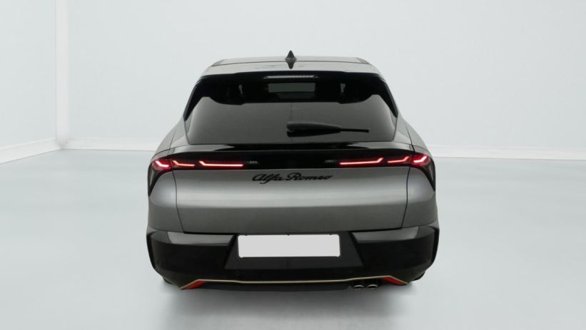 Aperçu du véhicule : 1.2 Ibrida 145 ch eDCT6 Intensa