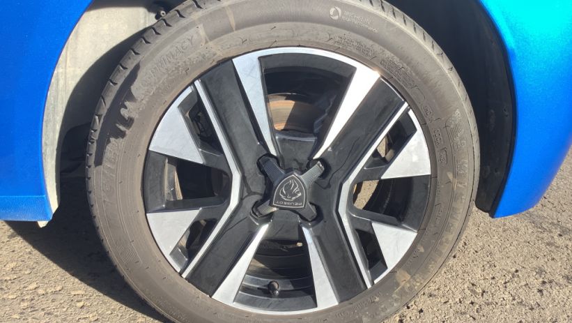 Aperçu du véhicule : 208 100 S&S BVM6 Allure