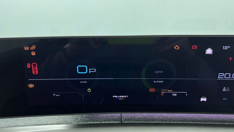 Aperçu du véhicule : Nouveau Hybrid 145 e-DCS6 Allure Blanc Okénite avec 4850€ d'équipements inclus