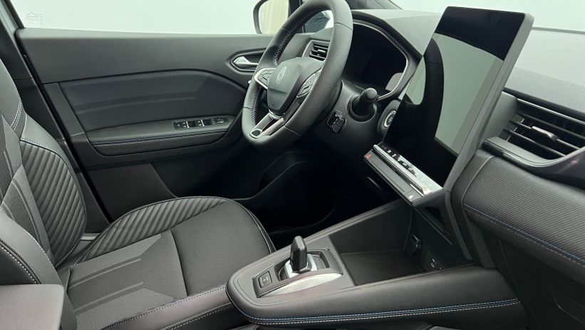 Aperçu du véhicule : E-Tech full hybrid 160 ch esprit Alpine Gris Cassiopée avec 950€ d'équipements inclus