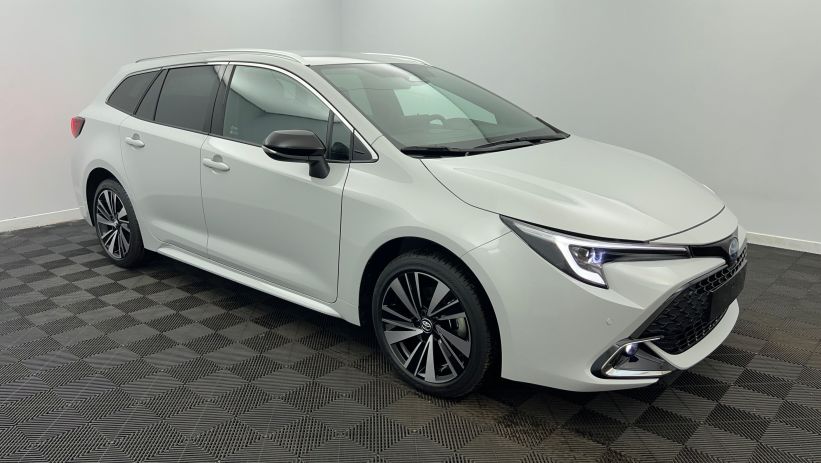 Aperçu du véhicule : Hybride 178ch Design Gris Dynamic avec 2250€ d'équipements inclus