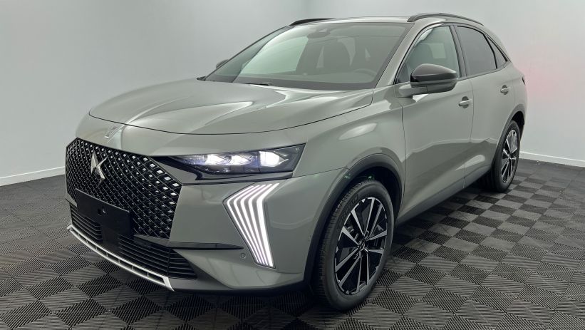 Aperçu du véhicule : BlueHDi 130 EAT8 Etoile Gris Laqué avec 4750€ d'équipements inclus