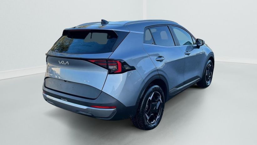 Aperçu du véhicule : HYBRIDE 239 CH BVA6 ACTIVE