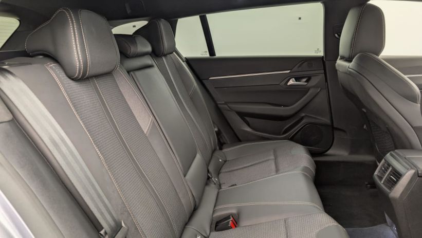 Aperçu du véhicule : Hybrid 225 e-EAT8 Allure