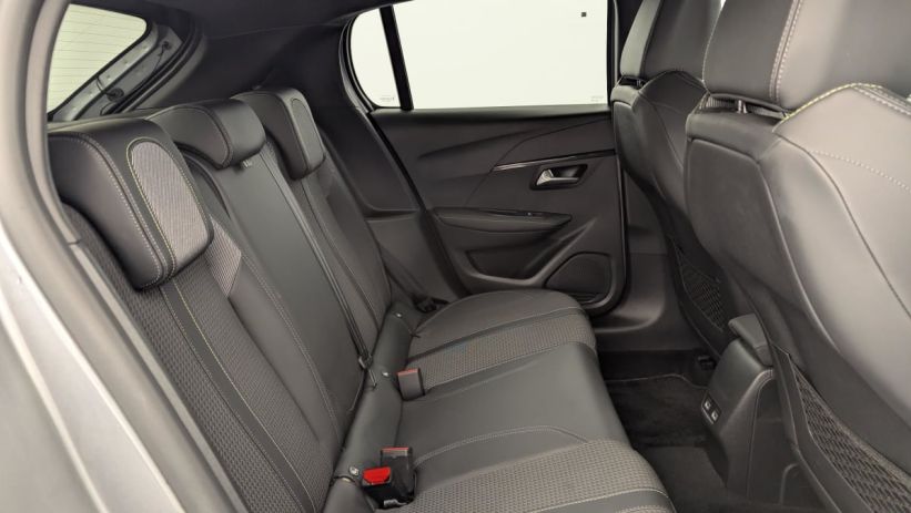 Aperçu du véhicule : 50 KWH 136CH GT