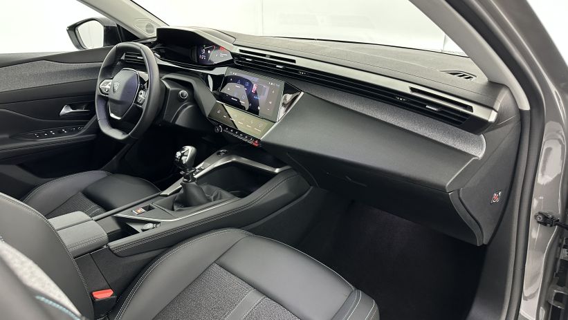 Aperçu du véhicule : 1.2 PureTech 130ch Allure