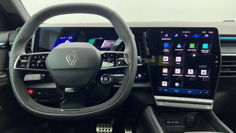Aperçu du véhicule : E-Tech full hybrid 200 esprit Alpine Blanc Nacré avec 1000€ d'équipements inclus
