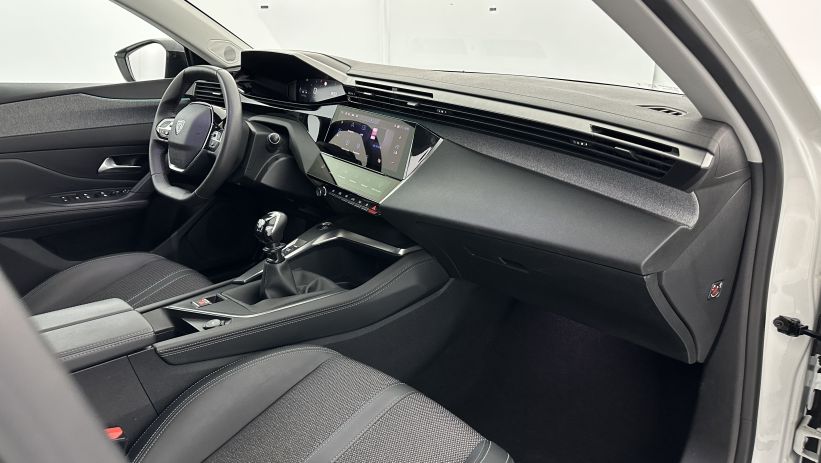 Aperçu du véhicule : III 1.2 PureTech 130ch Allure