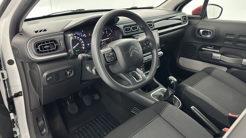 Aperçu du véhicule : III 1.2 PureTech 83ch Shine