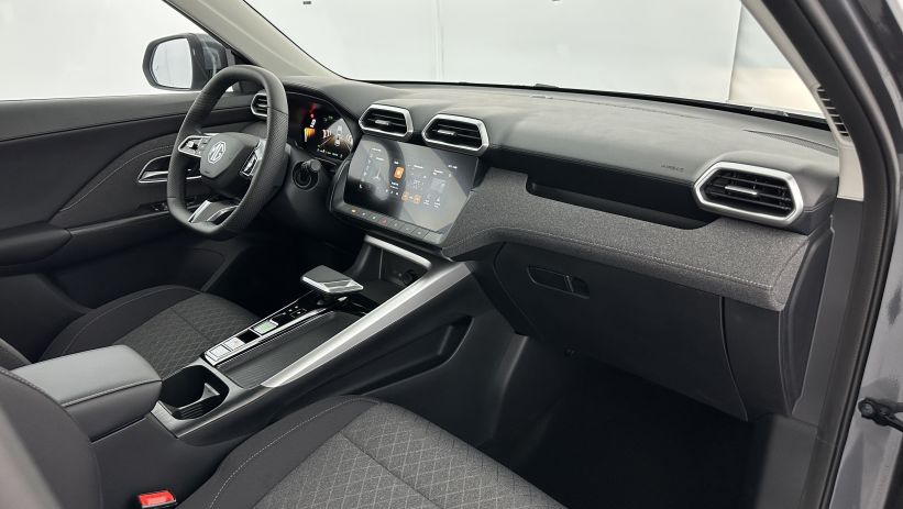 Aperçu du véhicule : 1.5 L Hybrid+ 197ch Standard