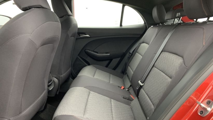 Aperçu du véhicule : 1.5 L Hybrid+ 195ch Standard