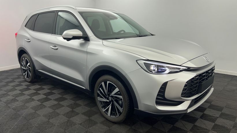 Aperçu du véhicule : 1.5 L Hybrid+ 197 ch Toit panoramique ouvrant Luxury Cosmic Silver avec 650€ d'équipements inclus