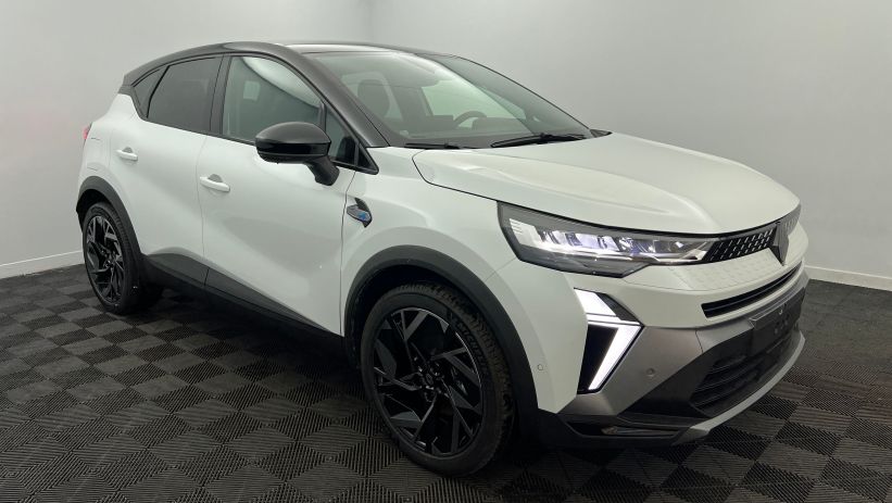 Aperçu du véhicule : E-Tech full hybrid 160 ch esprit Alpine Blanc Nacré - Toit Noir Etoilé avec 1350€ d'équipements inclus