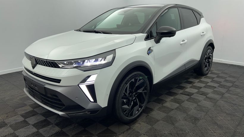 Aperçu du véhicule : E-Tech full hybrid 160 ch esprit Alpine Blanc Nacré - Toit Noir Etoilé avec 1350€ d'équipements inclus