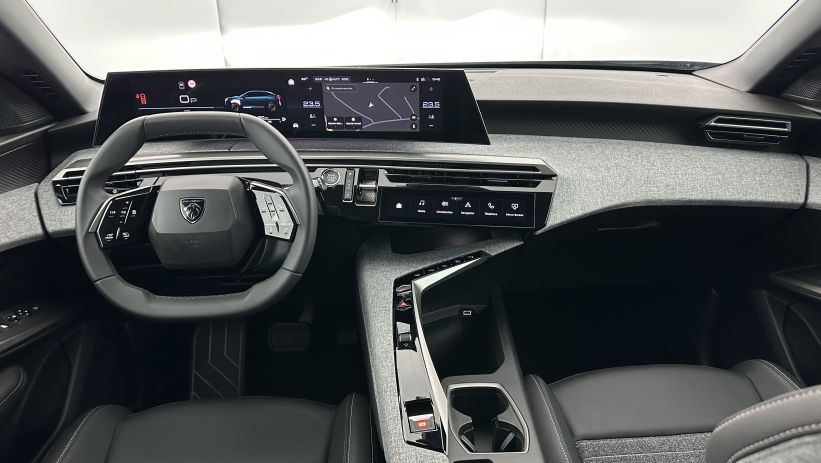 Aperçu du véhicule :  III 1.2 Hybrid 145ch Allure e-DCS6