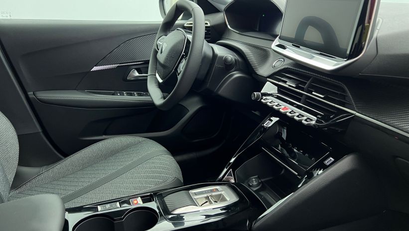 Aperçu du véhicule : Hybrid 145 e-DCS6 Allure Gris Artense avec 2320€ d'équipements inclus