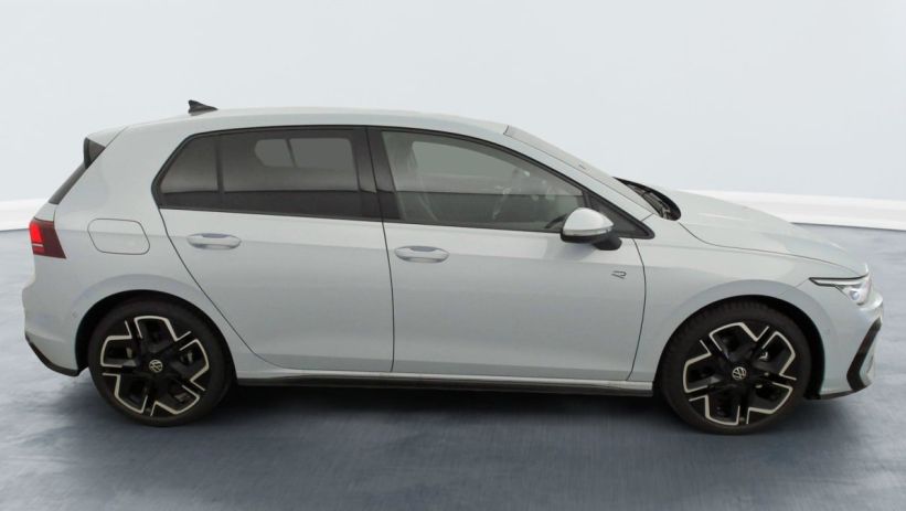 Aperçu du véhicule : 2.0 TDI 150 DSG7 R-LINE
