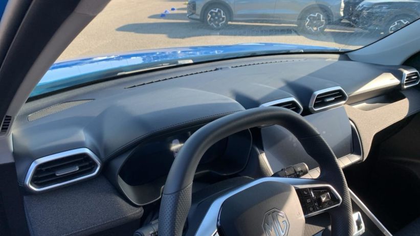 Aperçu du véhicule : 1.5 L Hybrid+ 197 ch Standard