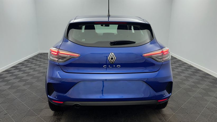 Aperçu du véhicule : Blue dCi 100 Evolution Bleu Iron avec 1250€ d'équipements inclus