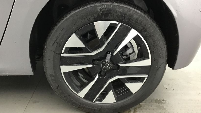 Aperçu du véhicule : 208 Hybrid 110 e-DCS6 Allure