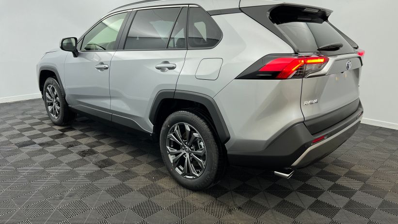 Aperçu du véhicule : Hybride 218 ch 2WD 30 YEARS Gris Acier avec 1350€ d'équipements inclus