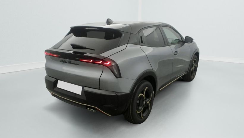 Aperçu du véhicule : 1.2 Ibrida 145 ch eDCT6 Intensa