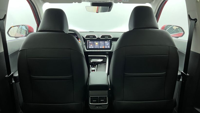 Aperçu du véhicule : 1.5 L Hybrid+ 197 ch Luxury Diamond Red avec 650€ d'équipements inclus