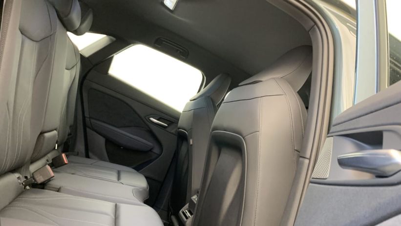 Aperçu du véhicule : E-HYBRID 272 CH S TRONIC 6 S LINE