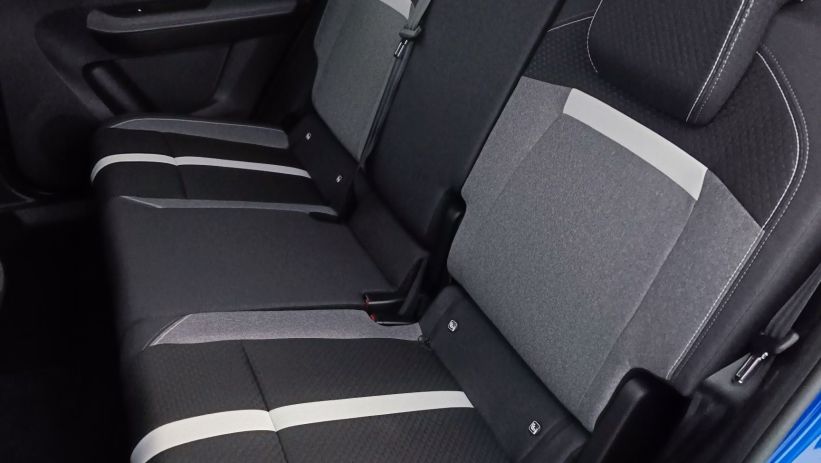 Aperçu du véhicule : 1.2 Turbo Hybrid 145ch GS e-DCT6 7PL