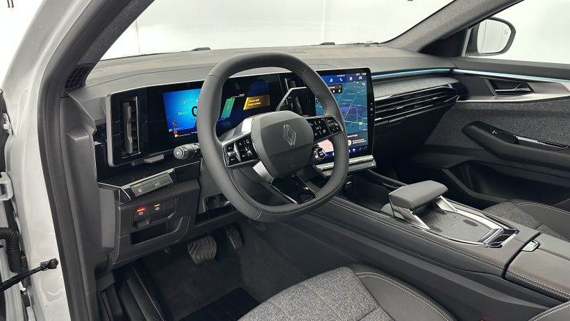 Aperçu du véhicule : VI E-Tech full hybrid 200ch Techno