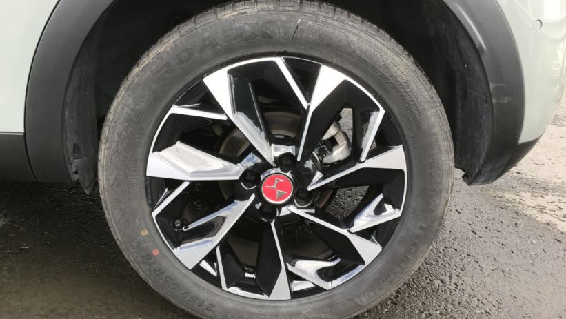 Aperçu du véhicule : DS 3 PureTech 130 EAT8 Performance Line+