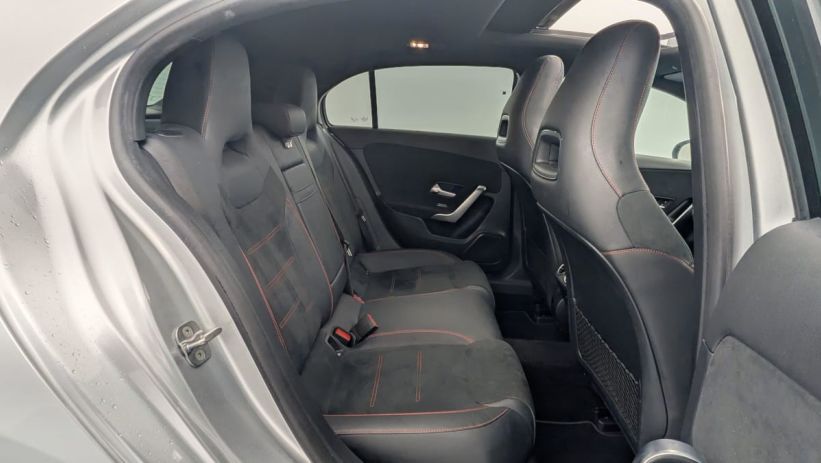 Aperçu du véhicule : 200 7G-DCT AMG LINE
