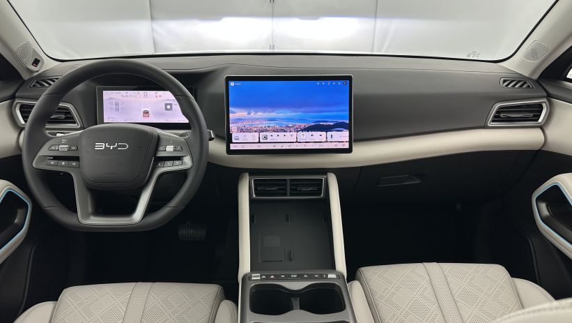 Aperçu du véhicule : 1.5 DM-i PHEV 212ch Boost