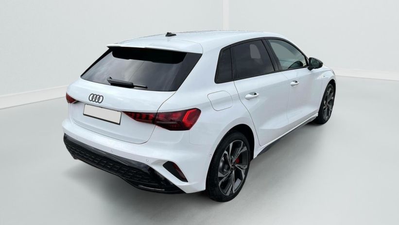 Aperçu du véhicule : 45 TFSI E HYBRIDE RECHARGEABLE 272 S TRONIC 6 S LINE