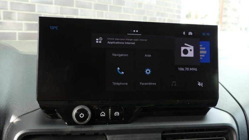 Aperçu du véhicule : MAX VP M 1.5 BLUEHDI 130CV EAT8 +PACK TECHNO + NAVIGATION ET MIRROR SCREEN + NEUF 0KM