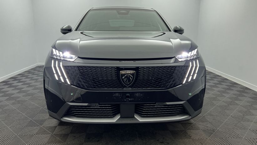 Aperçu du véhicule : Hybrid 145 e-DCS6 GT Noir Perla Nera avec 5550€ d'équipements inclus