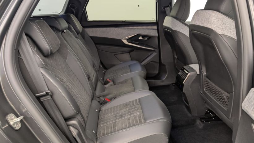 Aperçu du véhicule : HYBRID 145CH E-DCS6 GT
