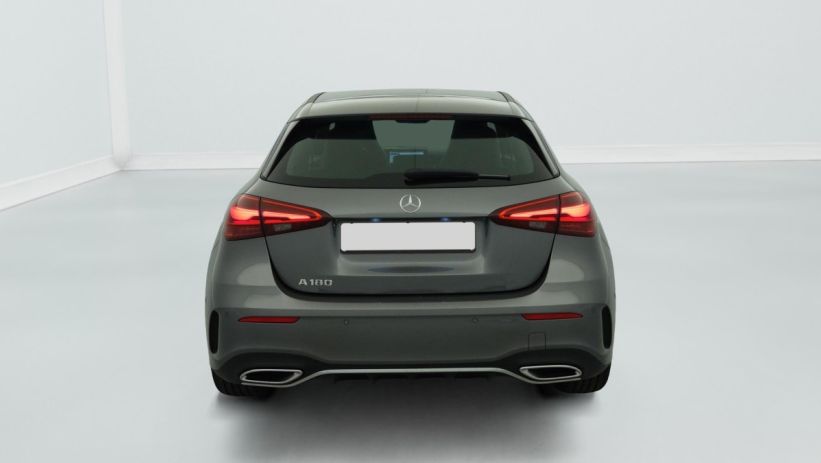 Aperçu du véhicule : 180 7G-DCT AMG LINE