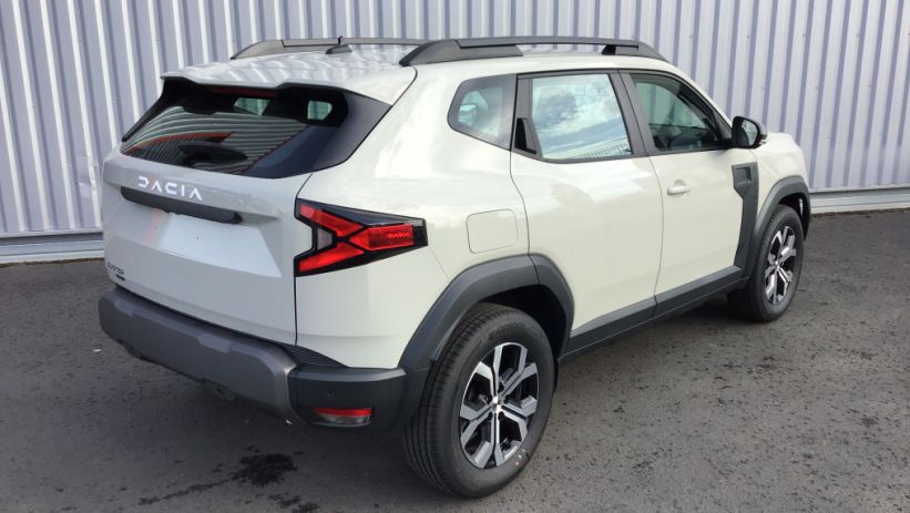 Aperçu du véhicule : DUSTER Hybrid 140 4x2 Expression