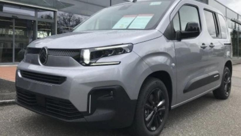 Aperçu du véhicule : MAX VP M 1.5 BLUEHDI 130CV EAT8 +PACK TECHNO + NAVIGATION ET MIRROR SCREEN + NEUF 0KM